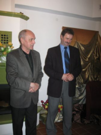 Andrzej Słomianowski(z lewej) z dyrektorem GOK Sulików.jpg