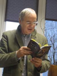 Kazimierz Kiljan czyta wiersze.jpg